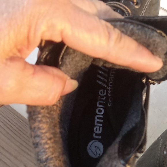 Remonte, Black leather, weather resistant, ankle boots - Picture 9 of 11